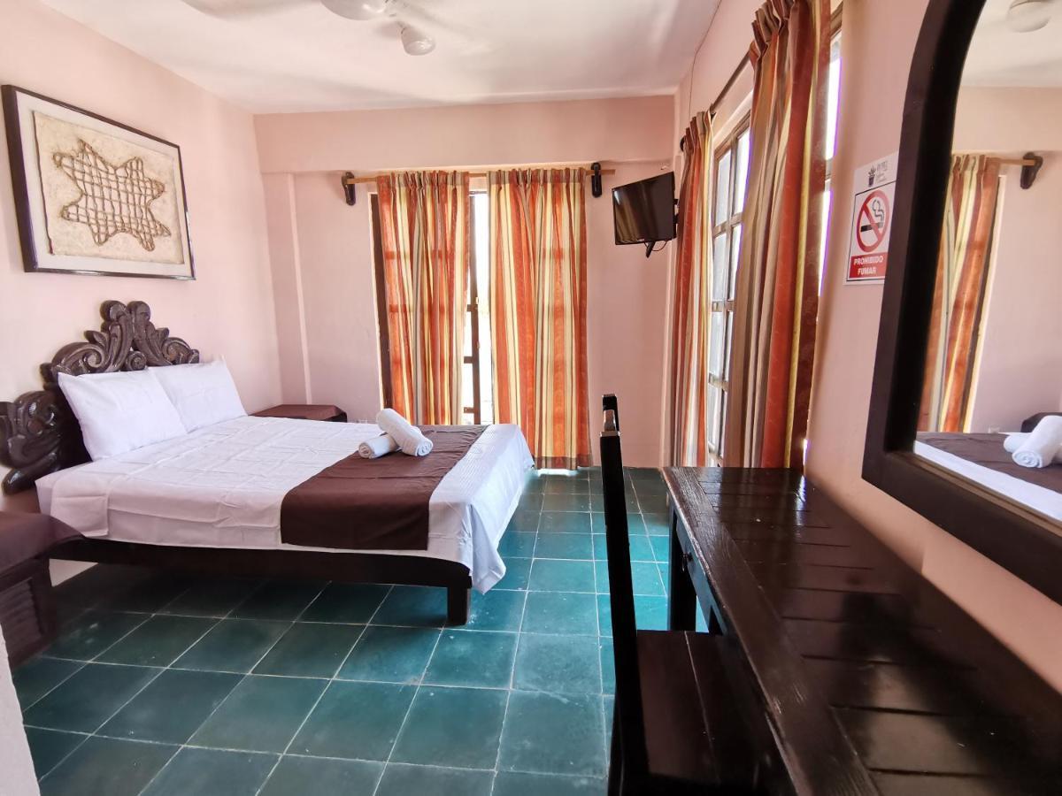 Hotel Colonial San Carlos Cancun Centro Екстериор снимка