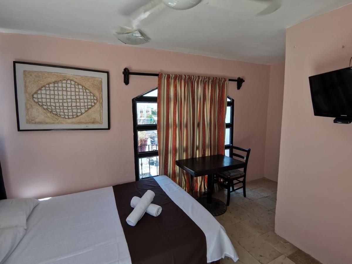 Hotel Colonial San Carlos Cancun Centro Екстериор снимка